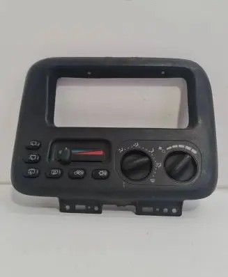 Chrysler Voyager Climate control unit P4677335AB