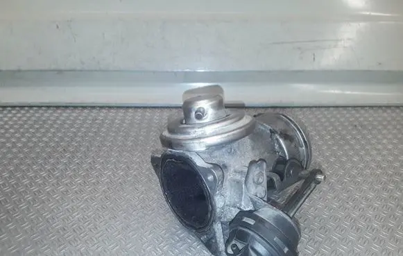 Skoda Octavia Mk2 (1Z) EGR valve 03G131501A