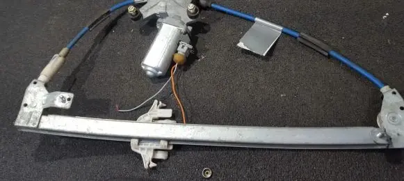 Peugeot 406 Sliding door window regulator with motor 9615036880