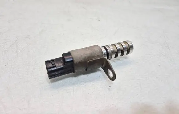 Nissan Rogue Camshaft vanos timing valve 8B20NJ42