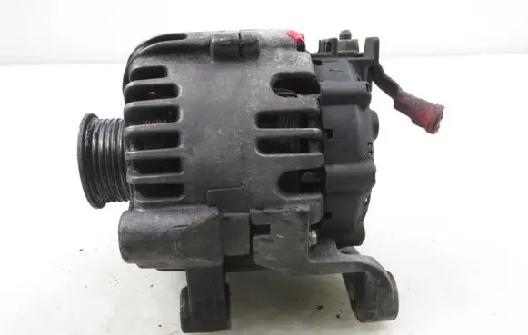 BMW 3 E90 E91 Generator/alternator TG15C027 7797519