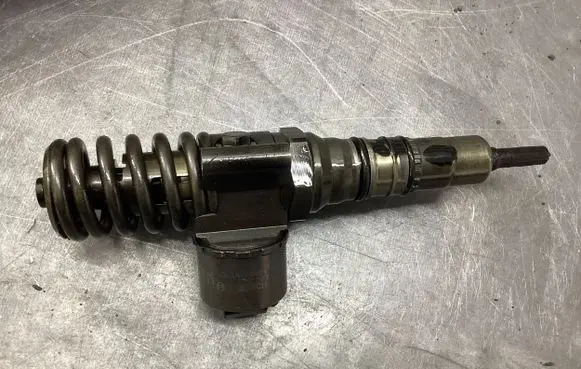 Mitsubishi Grandis Fuel injector 0414720404