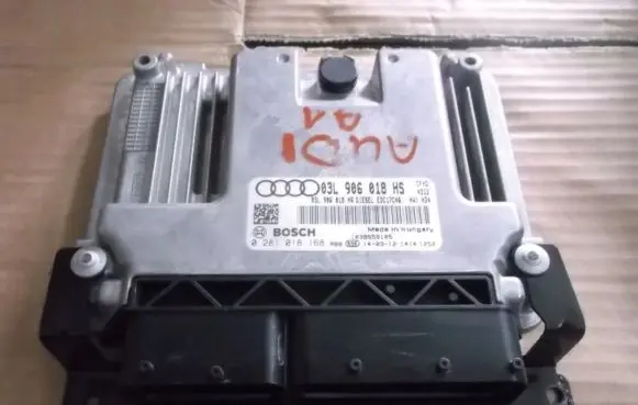 Audi A1 Engine control unit/module 03L906018HS 0281018168
