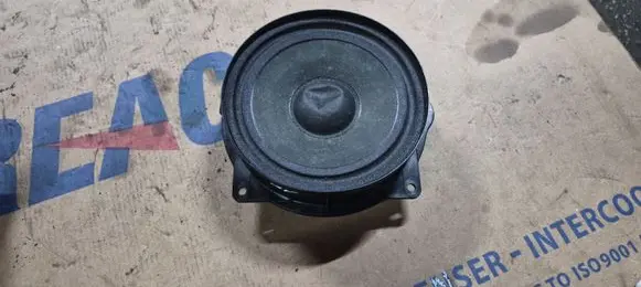 Alfa Romeo 159 Rear door speaker