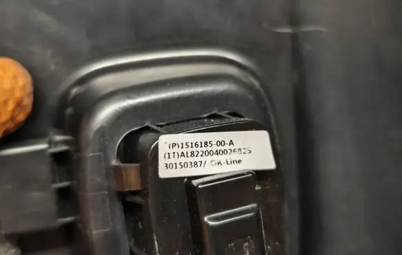 Tesla Model 3 Tailgate opening switch 164535500A 164535400A AA2000322308