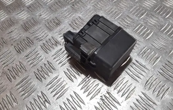 Mazda 3 II Relay mounting block K2441