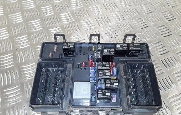 Ford Mondeo MK V Fuse module FG9T14A067RA