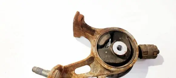 Toyota Avensis T270 Engine mount bracket
