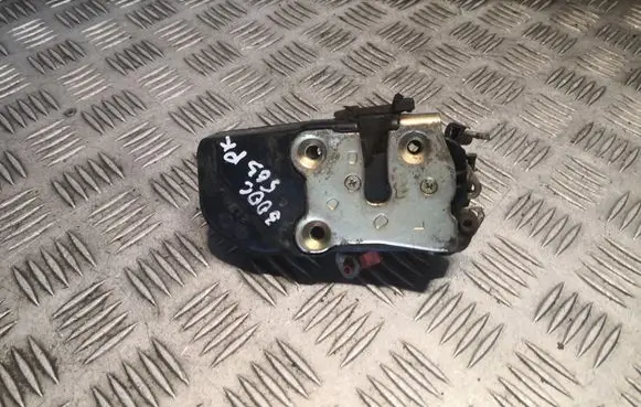 Chrysler 300 - 300C Coupe door lock (next to the handle) 4589071AC