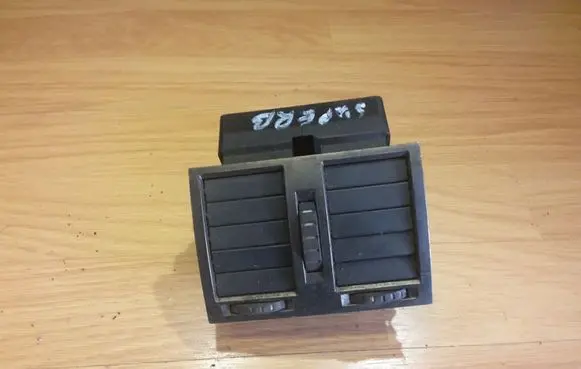 Skoda Superb B5 (3U) Dash center air vent grill 3U0819203C