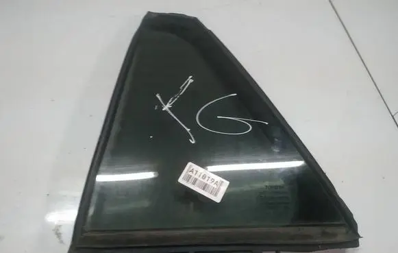Toyota Avensis T270 Rear vent window glass as3