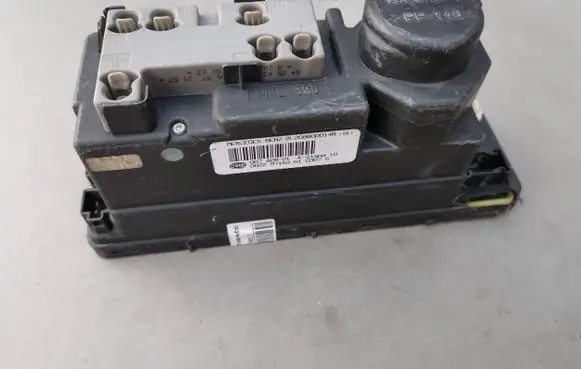 Mercedes-Benz CLK A208 C208 Central locking vacuum pump 2088000148