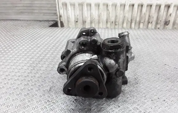 Audi A4 S4 B6 8E 8H Power steering pump 8D0145156T 7690955102