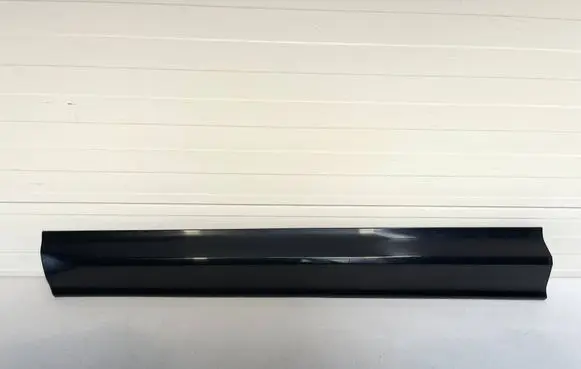 Volvo XC60 Front door trim (molding) 32208736