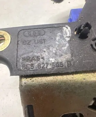 Audi A4 S4 B5 8D Tailgate/trunk/boot lock/catch/latch 8E5827505B