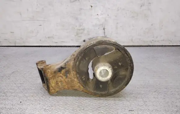 Opel Signum Engine mount bracket