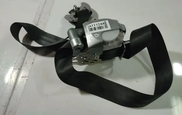 Hyundai i30 Front seatbelt 055445