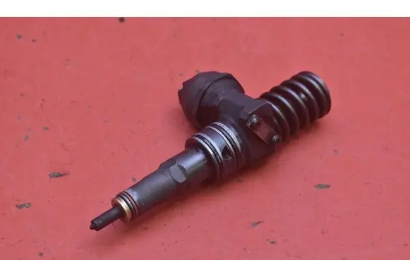 Seat Cordoba (6L) Fuel injector 045130073T