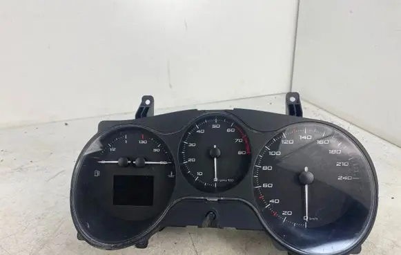 Seat Altea XL Speedometer (instrument cluster) 1P0920810L V030410209 1020600534
