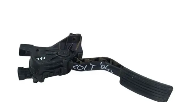 Mitsubishi Colt Accelerator throttle pedal A4543000304 MN125792