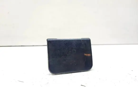 Volkswagen Polo II 86C 2F Front tow hook cap/cover 867807441