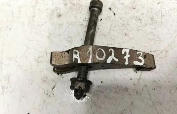 Ford Mondeo MK IV Fuel Injector clamp holder 