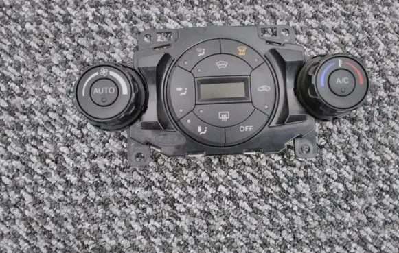 Ford Fiesta Climate control unit 8A6T18C612BG