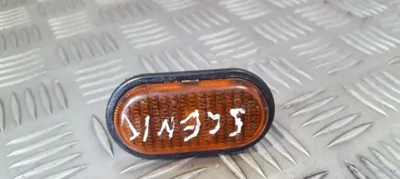 Renault Scenic I Front fender indicator light 7700847333