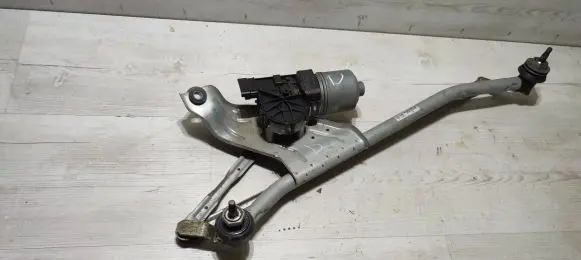 Dacia Sandero Front wiper linkage and motor 8200619512 1310131109 3397020879