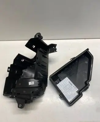 Volvo XC60 Fuse box cover 31398001