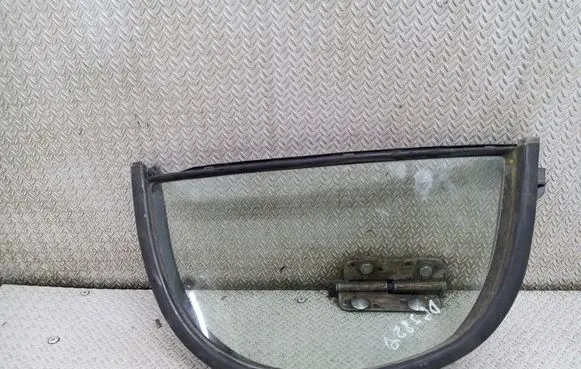 Toyota Yaris Rear vent window glass 