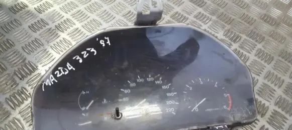 Mazda 323 Speedometer (instrument cluster) bh0jb