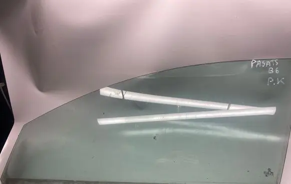 Volkswagen PASSAT B6 Front door window glass four-door 43R00082 A011404