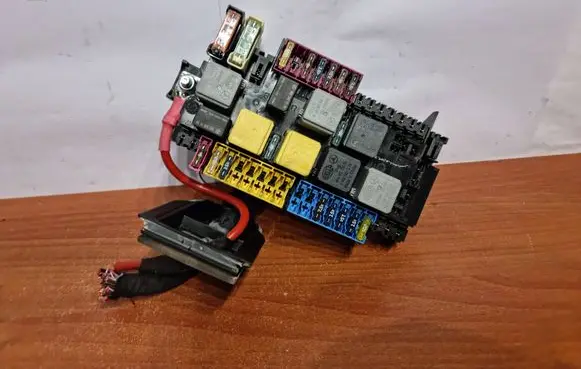 Mercedes-Benz GL X166 Fuse module A1669063801