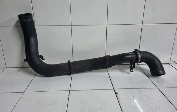 Intercooler hose/pipe