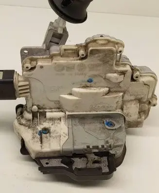 Audi A6 S6 C6 4F Front door lock 4F2837015