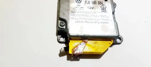 Volkswagen PASSAT B5 Airbag control unit/module 1j0909604 5wk4200