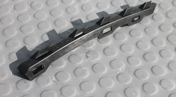 Front bumper mounting bracket