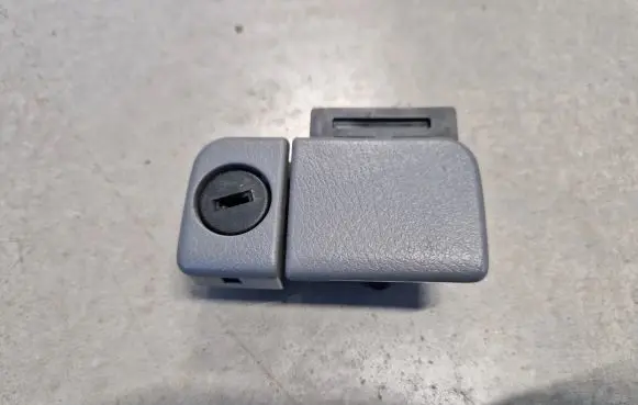 Ford Ranger Glove box opening button 
