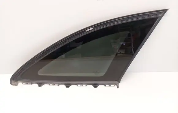 Mercedes-Benz C W206 Rear side window 