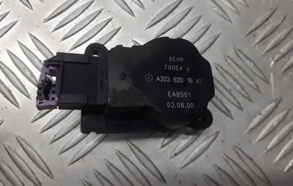 Mercedes-Benz C W203 Central body control module A2038201642