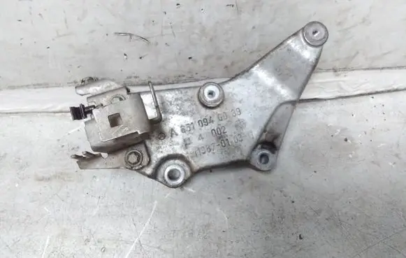Mercedes-Benz C W204 Engine mounting bracket A6510940039