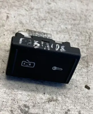 Skoda Fabia Mk2 (5J) Central locking switch button 5j0962125