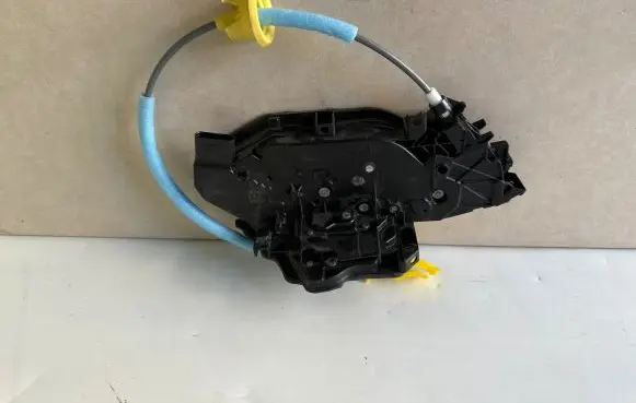 BMW 4 G22 G23 G24 G26 Front door lock 7445050