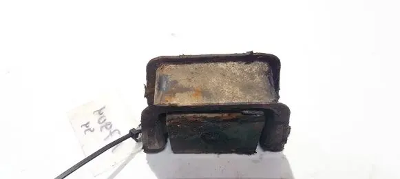 Honda Civic Engine mount bracket