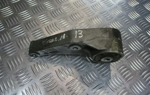 Opel Tigra B Engine mounting bracket