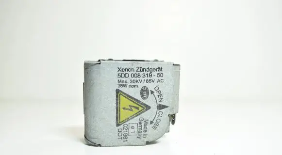 Audi A6 S6 C6 4F Headlight ballast module Xenon 5DD00831950
