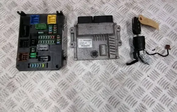 Peugeot 308 Engine control unit/module 9809447980 28494513 9814826280