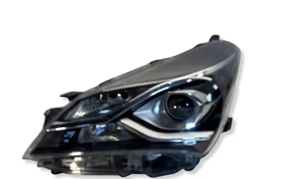 Toyota Yaris Headlight/headlamp 