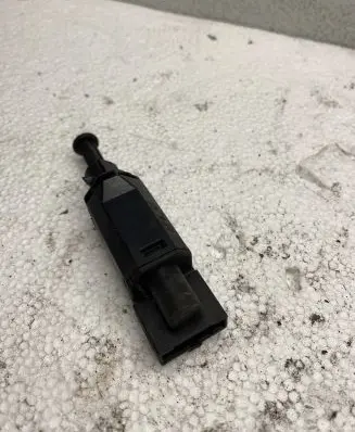 Volkswagen Golf IV Brake pedal sensor switch 927189